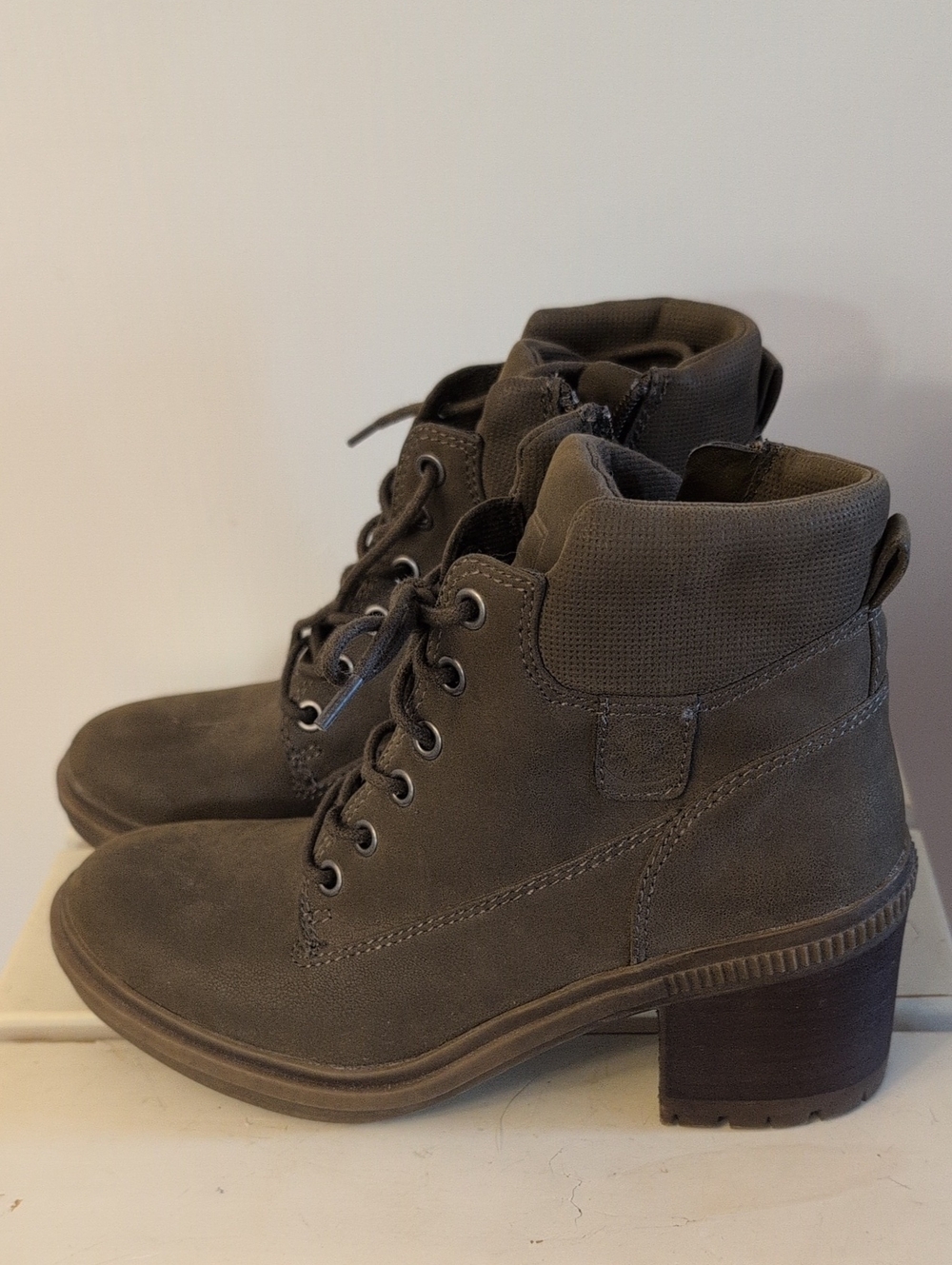Women’s Lace-Up Charley Ankle Boots Crown Vintage Boots Women’s 6m
